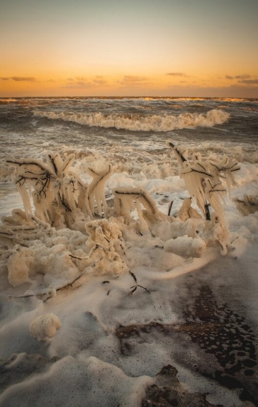 На Азовском море бушует непогода (Фото)
