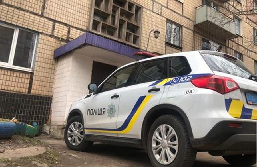 Под Днепром мужчина повесился во дворе жилого дома