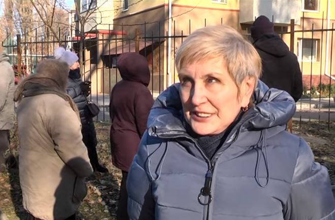Соседские войны на 12 Квартале: жители многоэтажек не поделили детскую площадку (Видео)