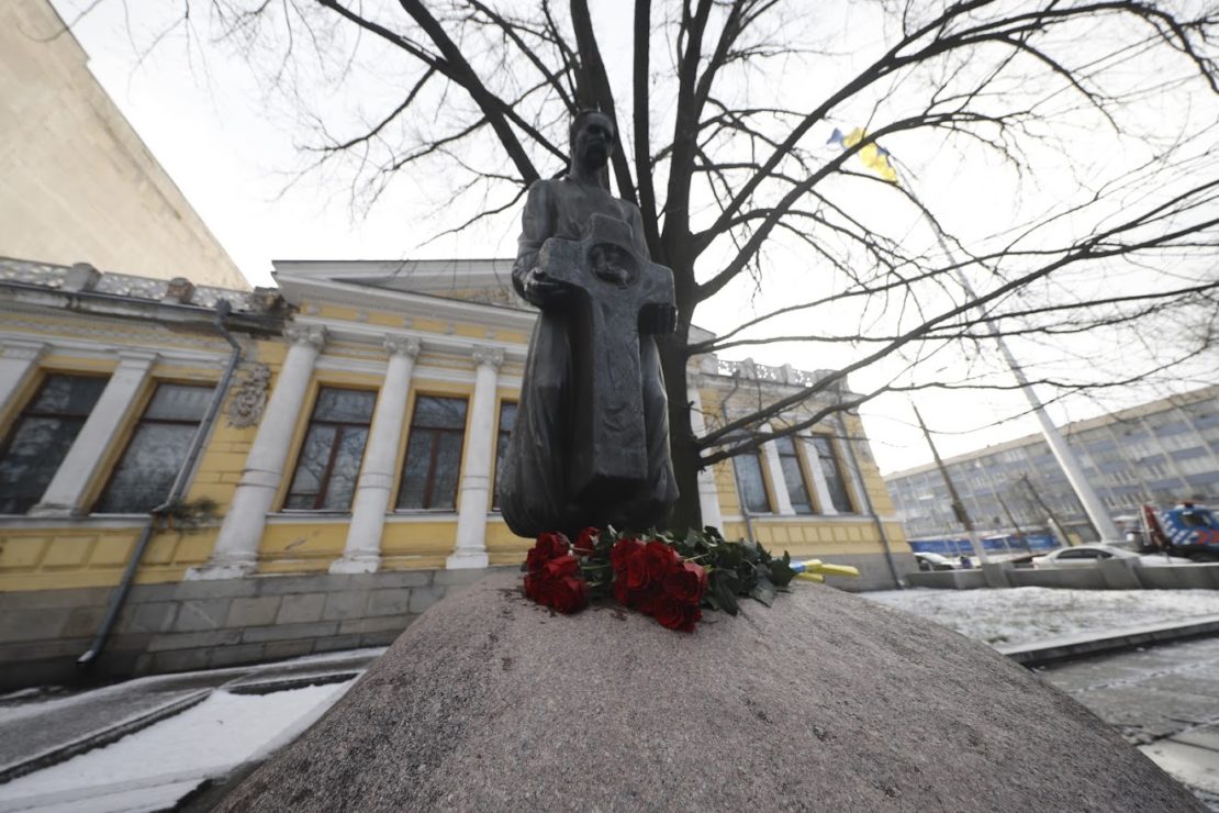 У Дніпрі вшанували пам'ять Героїв Крут