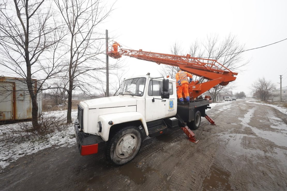 Місто без околиць: у віддалених районах Дніпра продовжують відновлювати зовнішнє освітлення