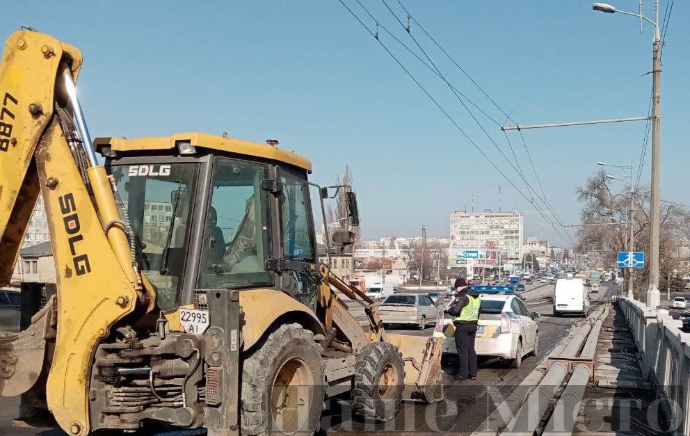 Парализовано движение на Слобожанском – новости Днепра