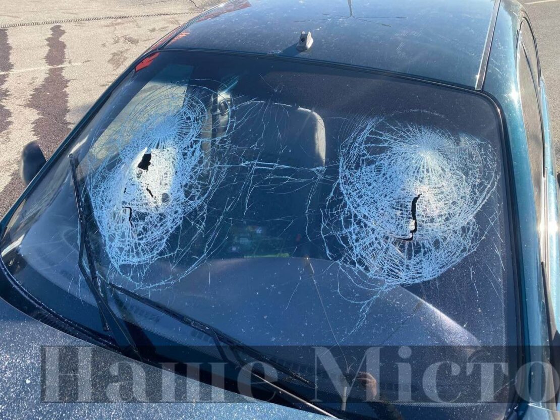 Пьяный водитель с пассажиркой влетели в столб – новости Днепра
