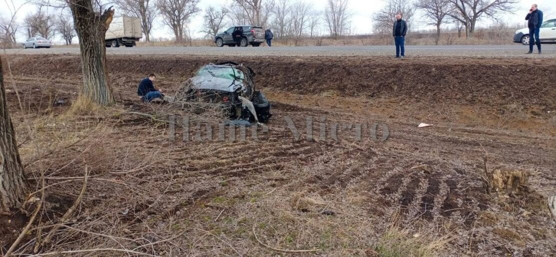 На трассе Днепр-Кривой Рог Infiniti вылетела в кювет – новости Днепра