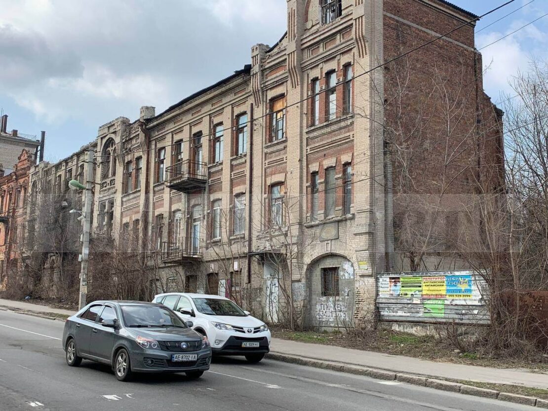Дом, в котором можно увидеть призраков: какие тайны хранит поместье купца Ревякина в Днепре