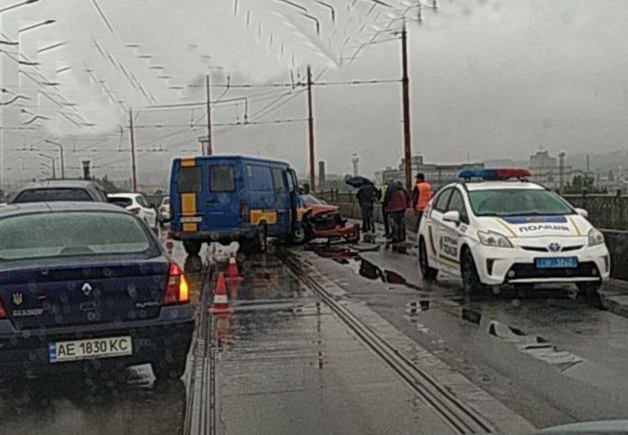 Жесткое ДТП на Амурском мосту в Днепре 03.06.21 – новости Днепра