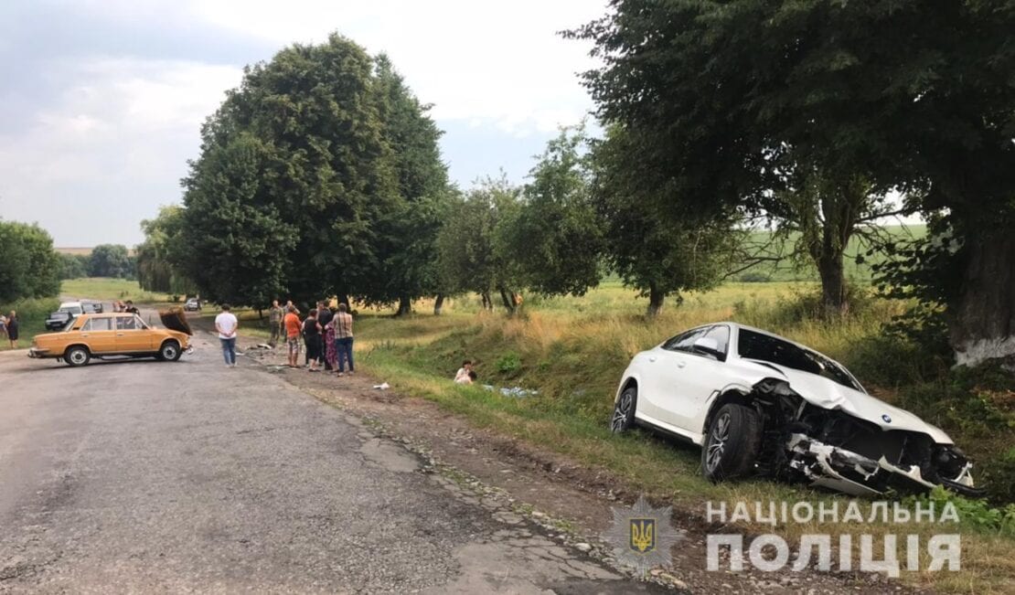 Беременная на BMW сбила пешеходов на обочине - новости Днепра