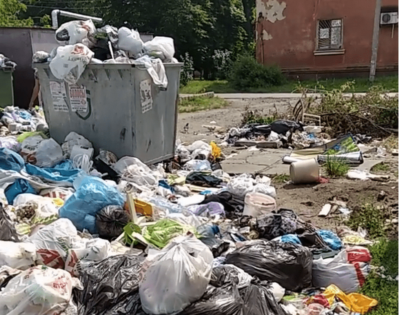 Жители возмущены переполненными баками - новости Днепра