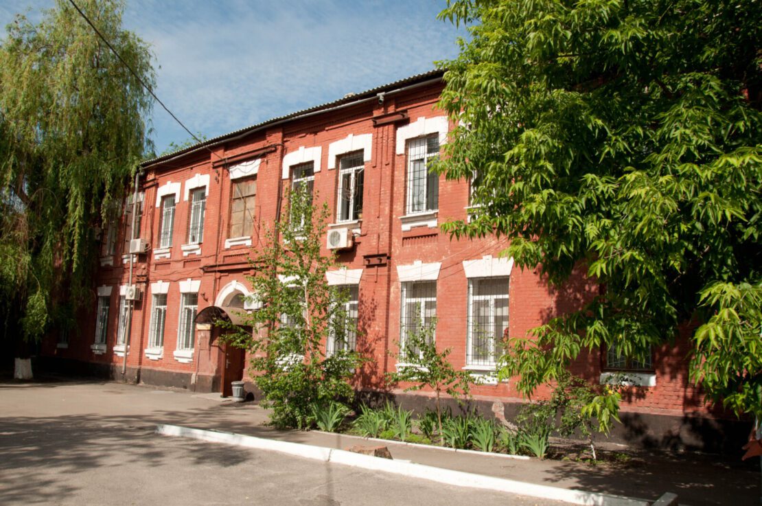 https://nm4.goweb.pp.ua/2021/08/09/jelitnye-avto-i-gory-nalichki-kak-v-dnepre-zhivut-sudi-skandalnogo-and-suda/