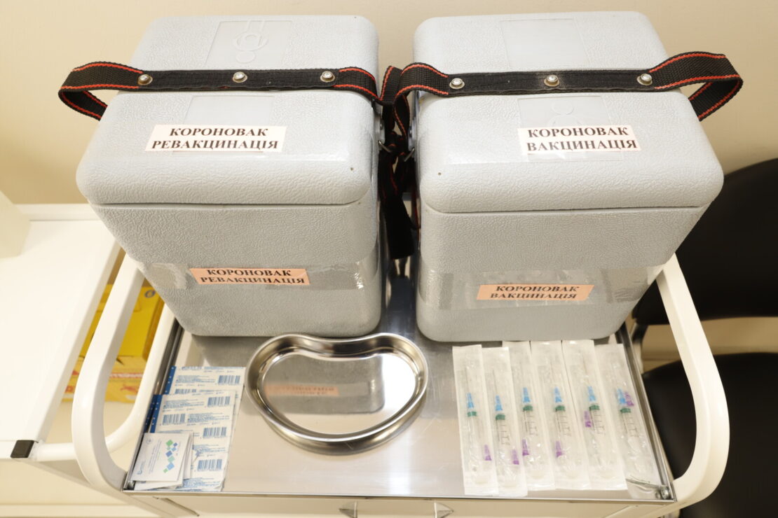 Как работают центры и пункты массовой вакцинации на левом берегу Днепра