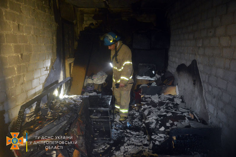 Комната и балкон выгорели полностью: на пр. Поля произошел масштабный пожар (Фото, видео)