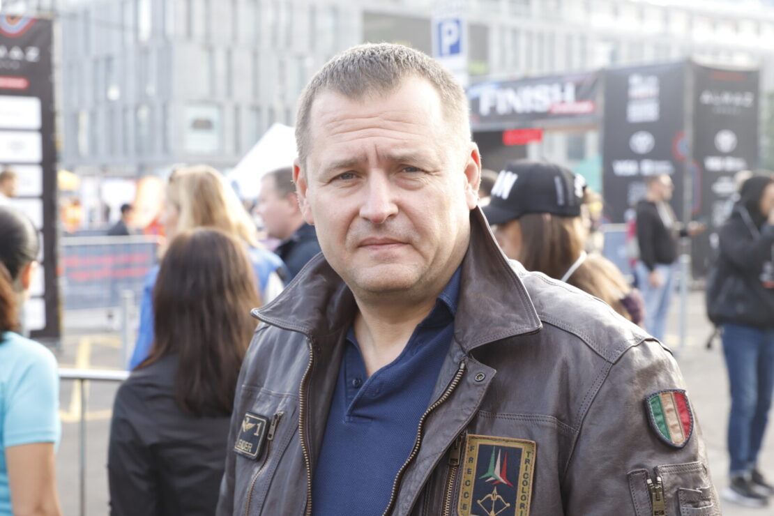 Более 3 тыс. бегунов из почти десятка стран мира: в Днепре стартовал «Almaz Group Dnipro Marathon»