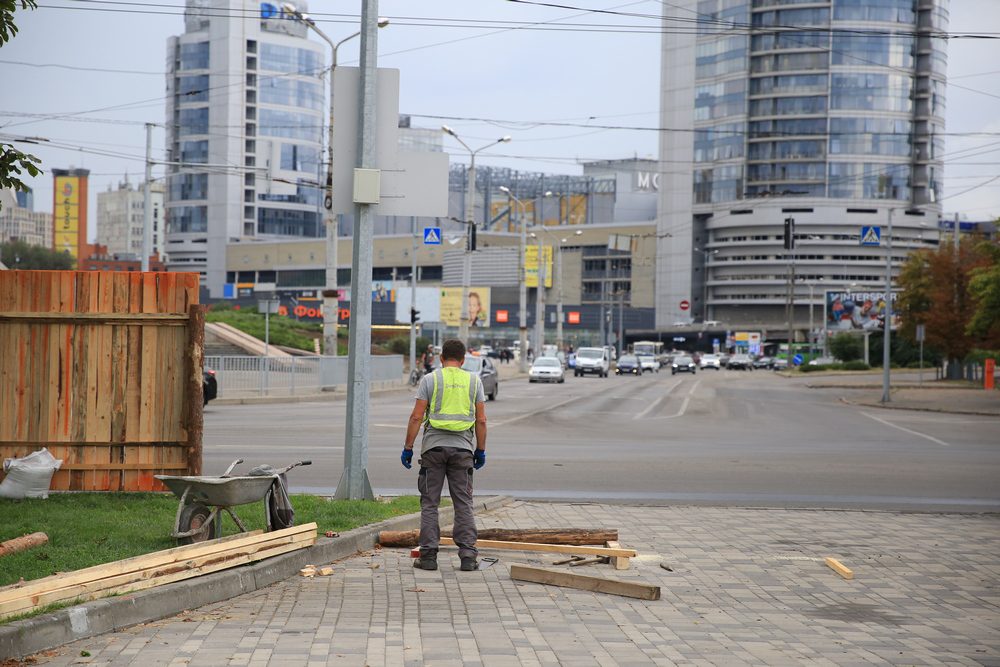 Капитально ремонтируют выпуски дождевой системы - новости Днепра