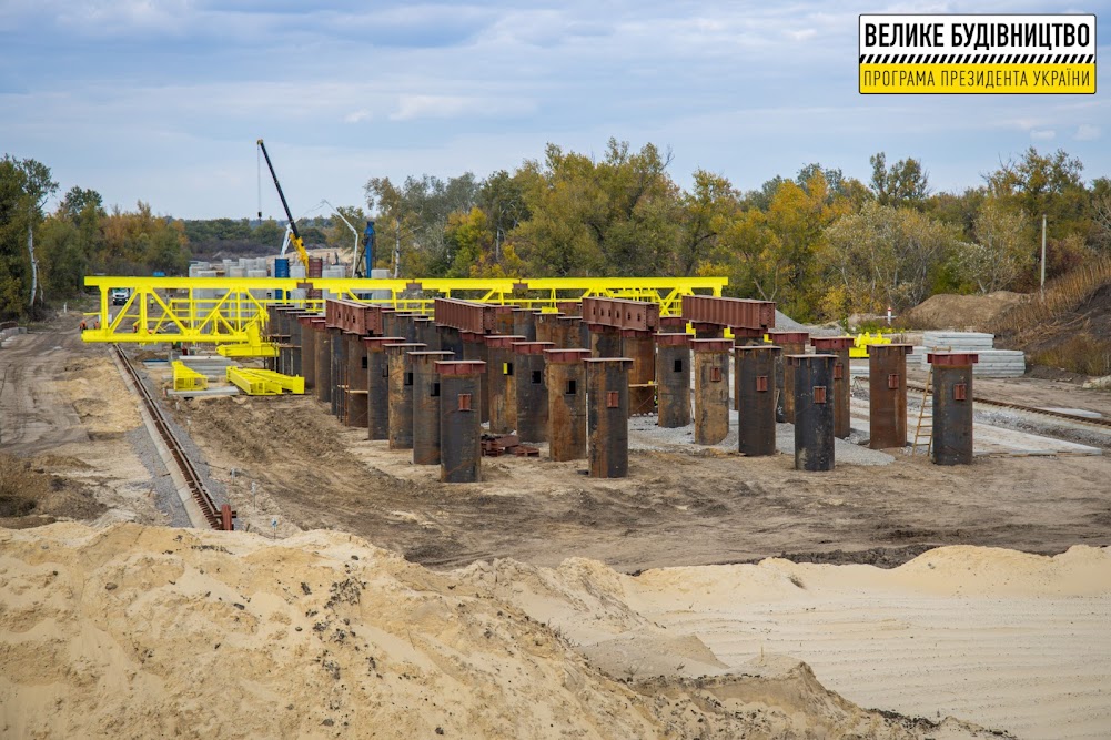 На Дніпропетровщині зводять унікальну для України естакаду 