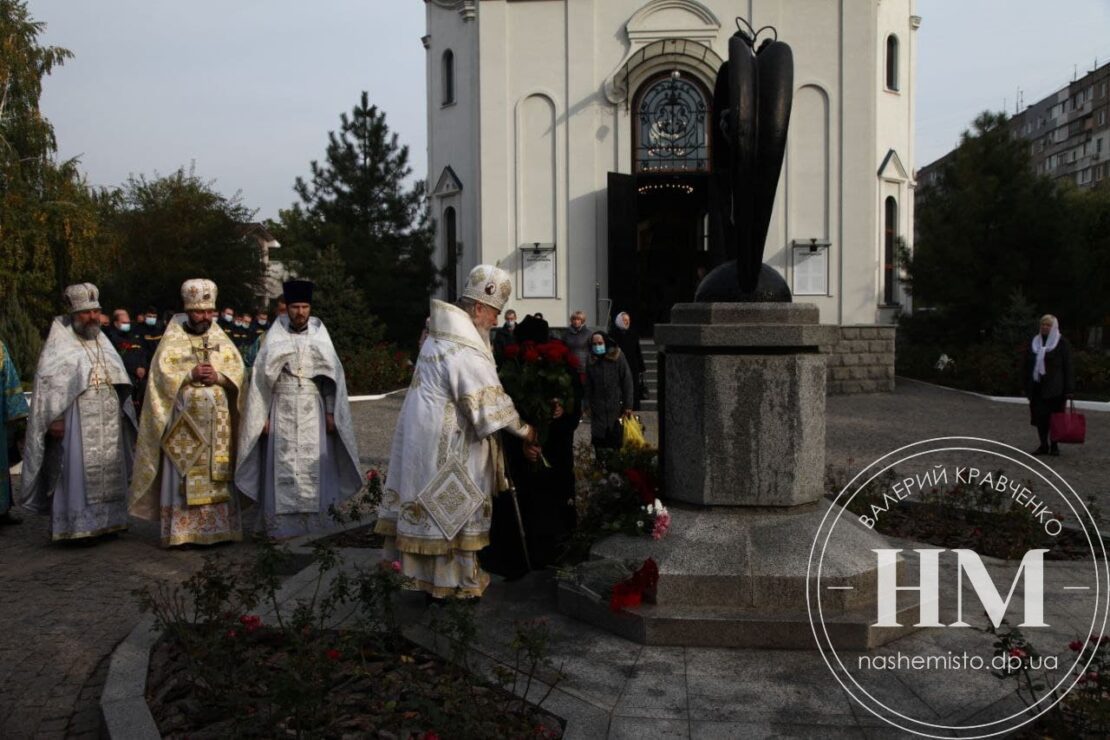 В Днепре почтили память погибших во время взрыва на Мандрыковской