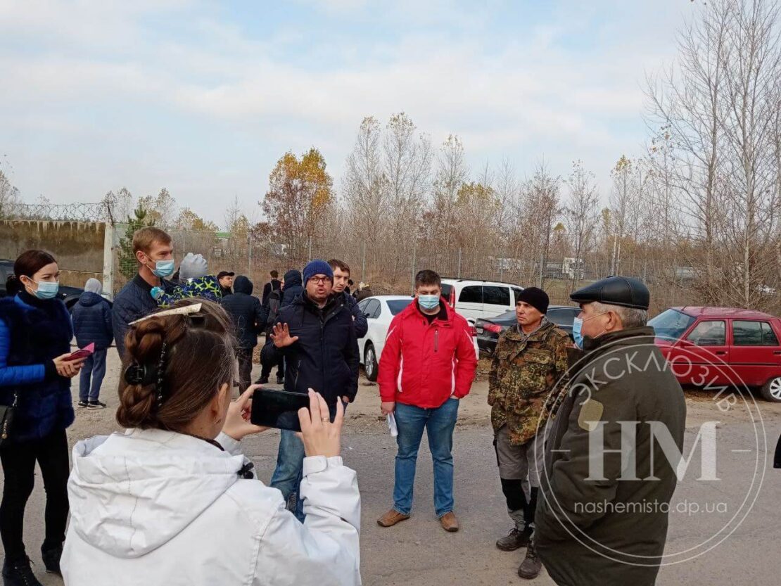 Перекрыли Полтавское шоссе, спасают лес - новости Днепра
