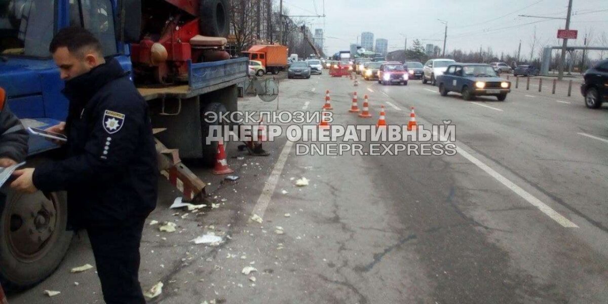 ДТП на Набережной Победы: состояние электромонтеров - новости Днепра