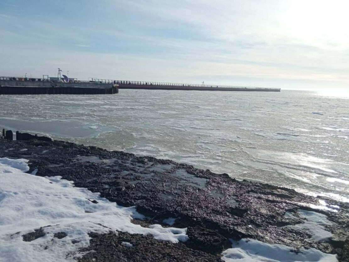 Почему нельзя ходить по замерзшему Азовскому морю