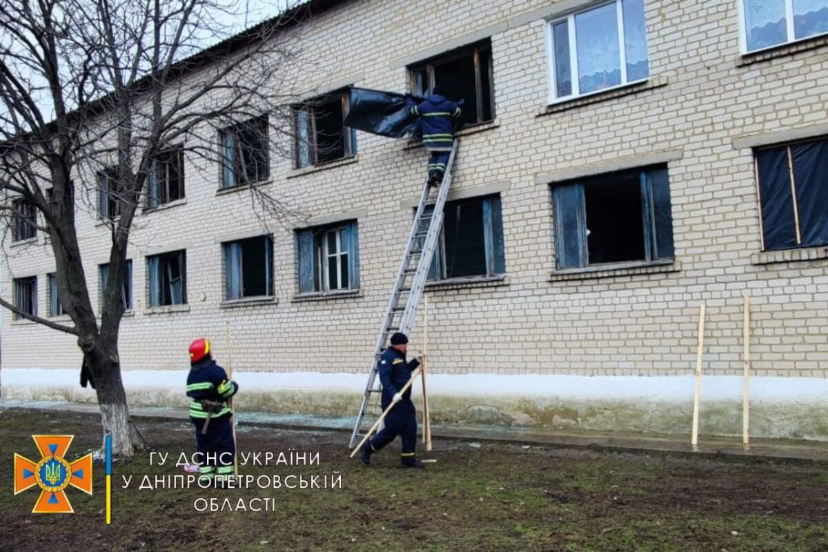 Ликвидировали последствия попадания ракеты - новости Днепра