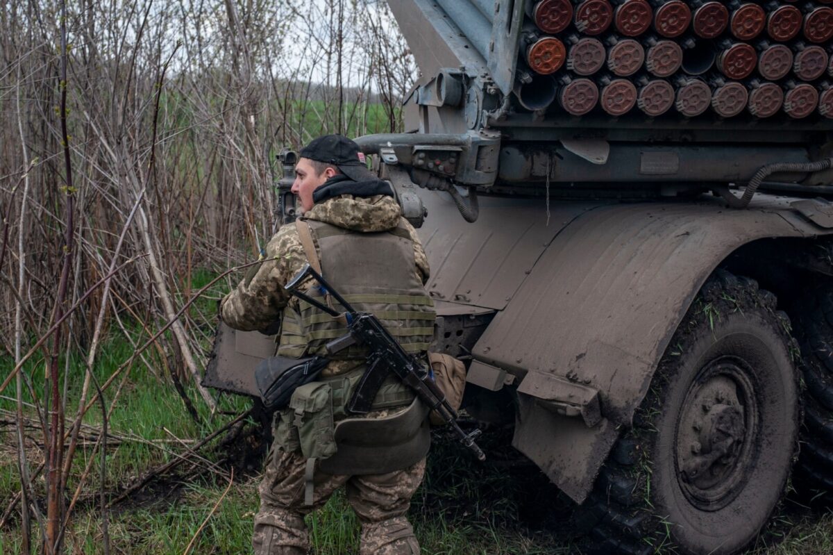 Экипажи БМ-21 «Град» холоднояровцев «насыпают» оккупантам - новости Днепра