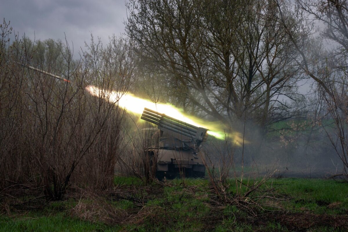 Экипажи БМ-21 «Град» холоднояровцев «насыпают» оккупантам - новости Днепра