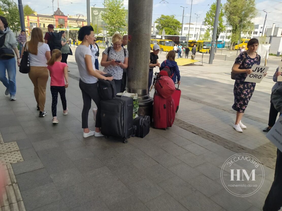 У Львові на залізничному вокзалі величезні черги - Наше Мисто