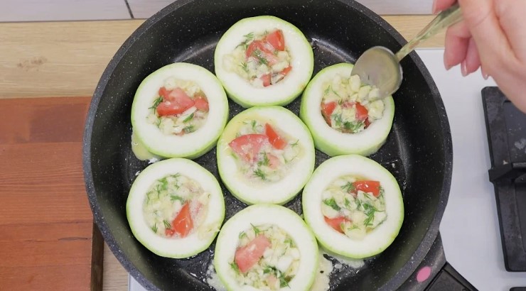 Аппетитная и быстрая закуска из кабачка: пошаговый рецепт