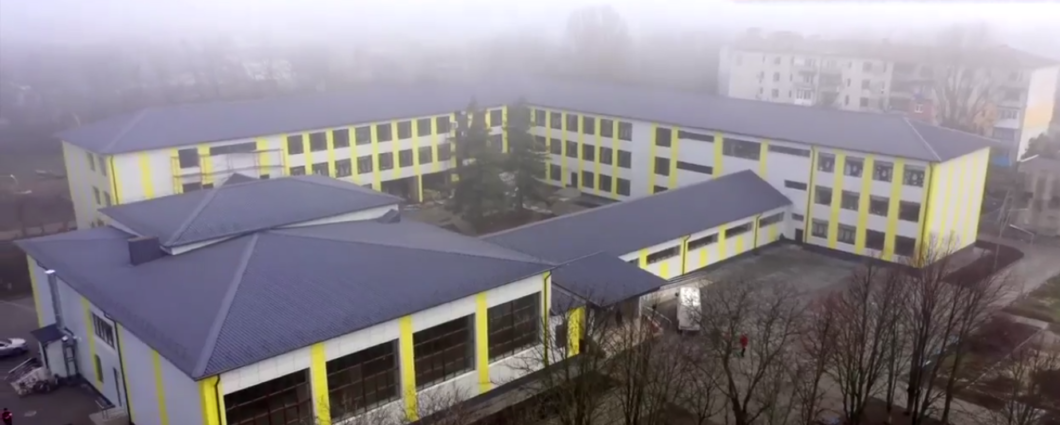 Ракетний удар по Апостолово, зруйновано ліцей - Наше Місто