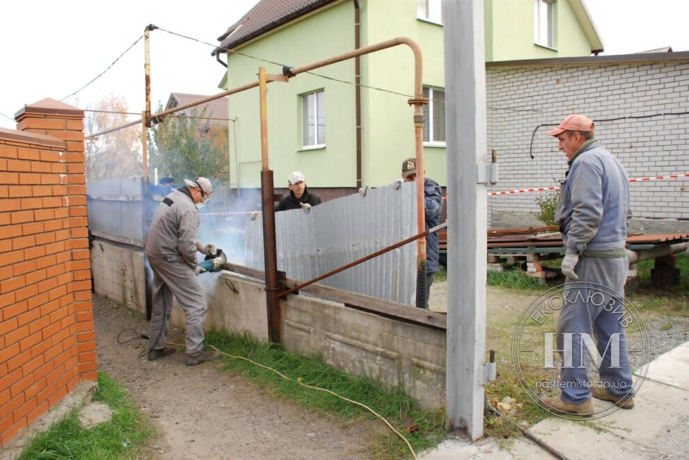 Новини Дніпра: Знесли незаконну огорожу - Наше Місто