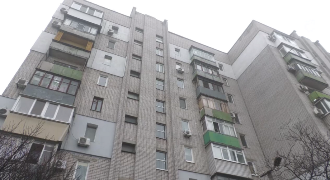 Напруга сягала до 280 кВт: у Дніпрі на Богдана Хмельницького замінили електропроводку (Відео)