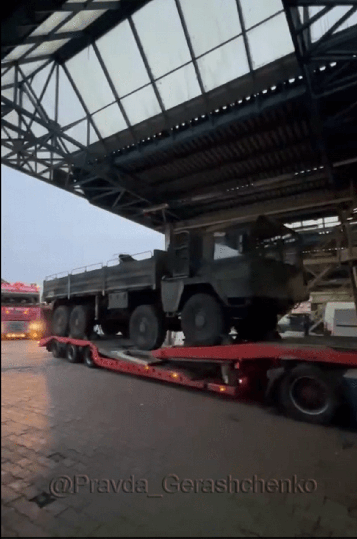 Основатели корпорации АТБ купили для ВСУ 12 огромных вездеходов
