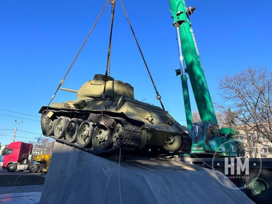 Я не воюю з пам'ятниками та історією: Борис Філатов про демонтаж "Танка" та "Матросова"