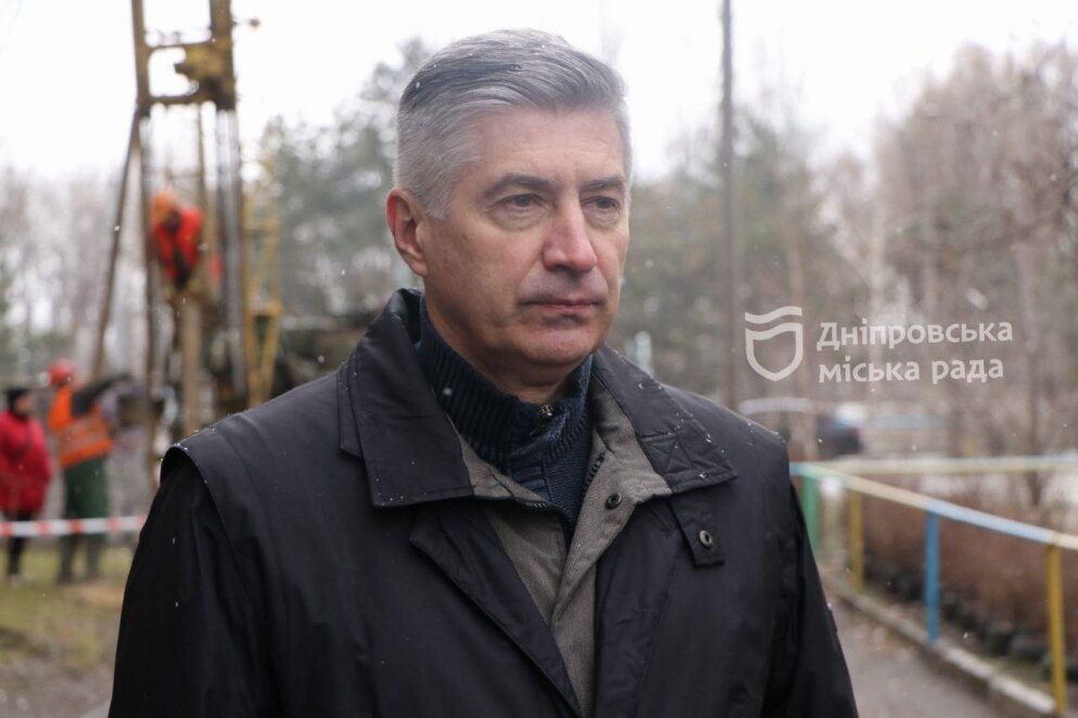 Перевірка стійкості: біля постраждалого від ракетного удару будинку на Перемозі вивчають ґрунти - Наше Місто