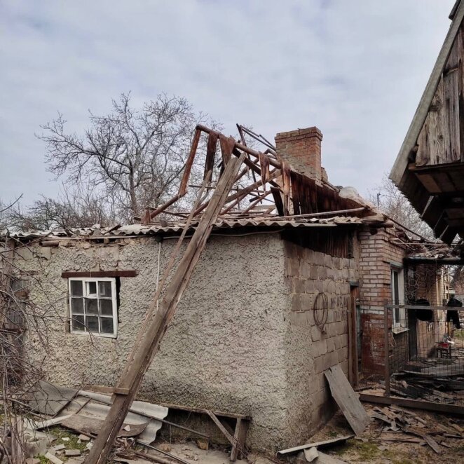 Били з важкої артилерії: окупанти завдали ракетного удару по Нікополю