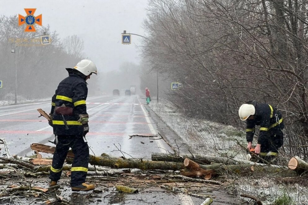 Новини Дніпра: Наслідки негоди, що вирувала в Україні