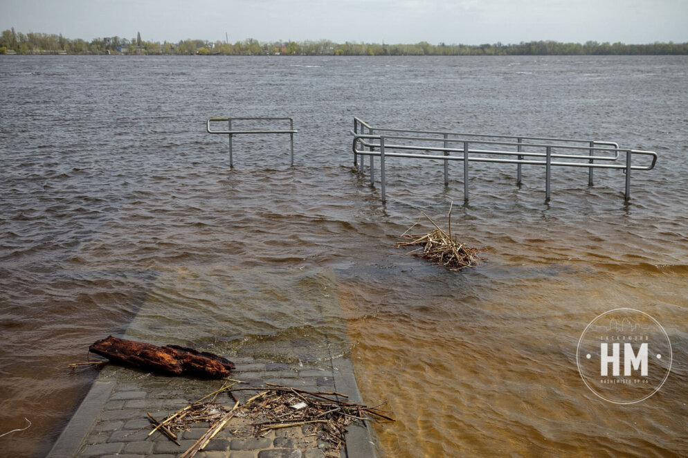 Новини Дніпра: Монастирський острів у воді - Наше Місто