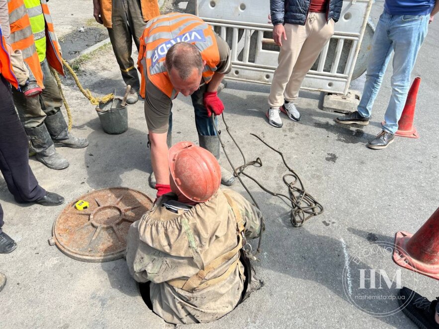 Новини Дніпра: Як у Дніпрі тривають аварійні роботи на водогоні