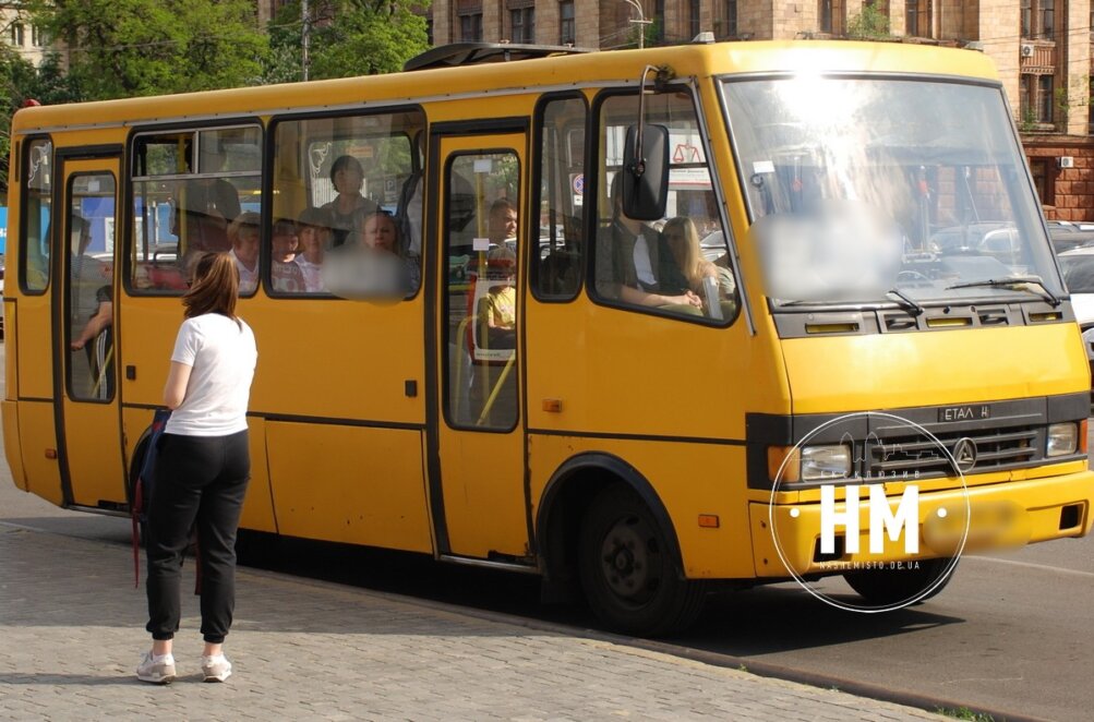 Новини Дніпра: Підліток допоміг засмученій дівчині