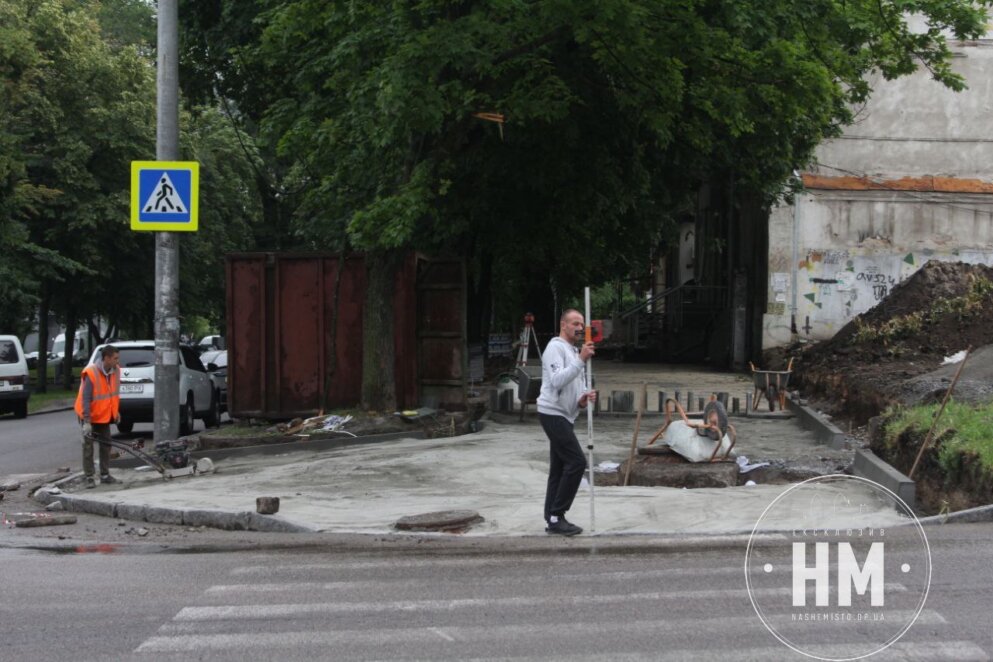 У центрі Дніпра ремонтують тротуари - Наше Місто