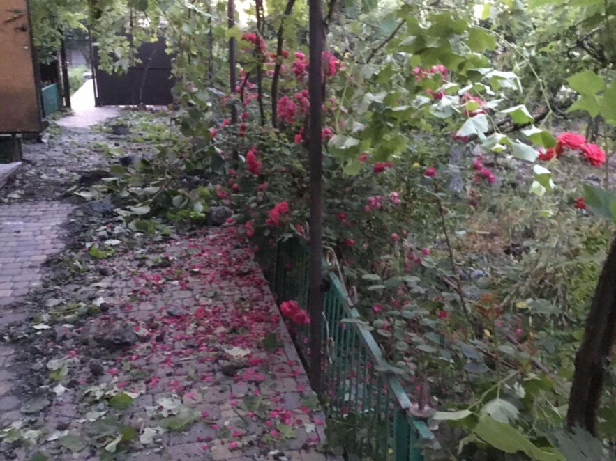 Ракетна атака по Кривому Рогу: росіяни пошкодили будинок відомої журналістки