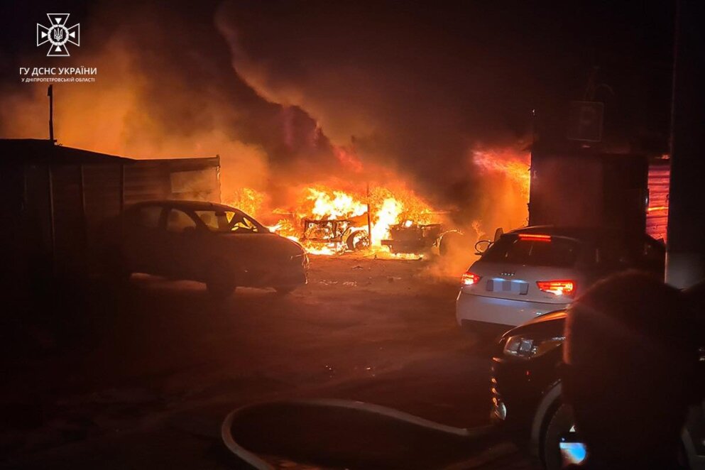 Новини Дніпра: Згоріли авто на Сонячному