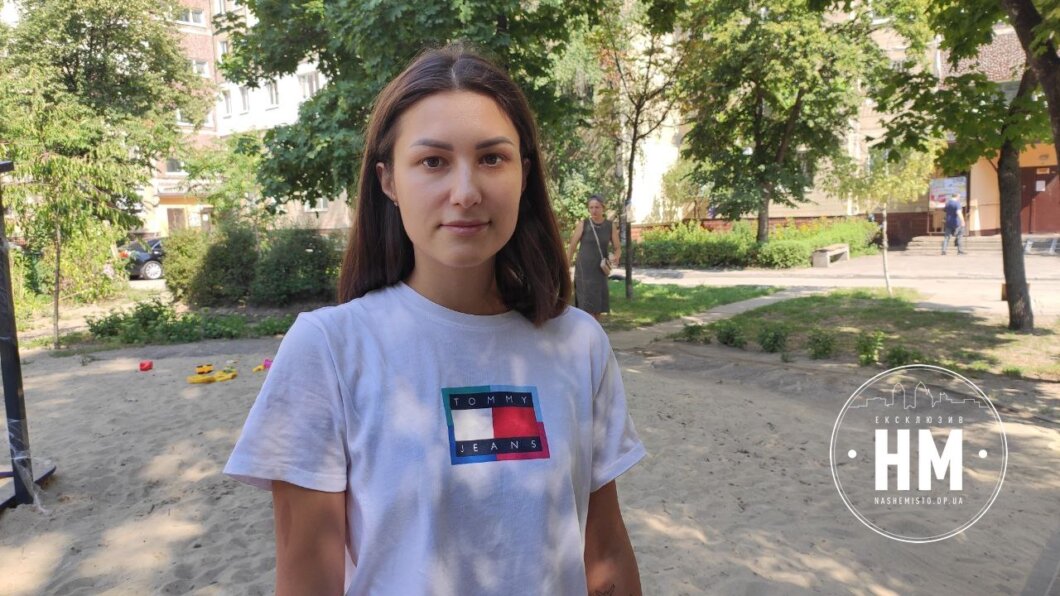 Гумове покриття та нове кріплення для гойдалки: як у Дніпрі на ж/м Перемога ремонтують дитячі майданчики
