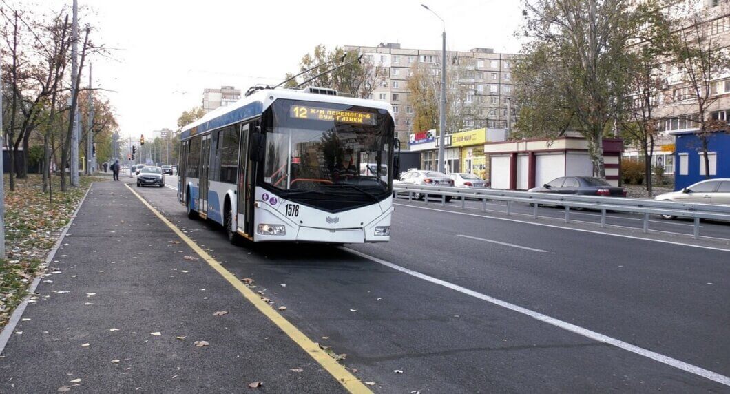 Як у Дніпрі працює громадський транспорт 19 жовтня (графік)