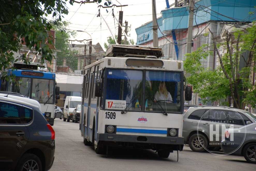 Новини Дніпра: Як працює громадський транспорт 2 жовтня