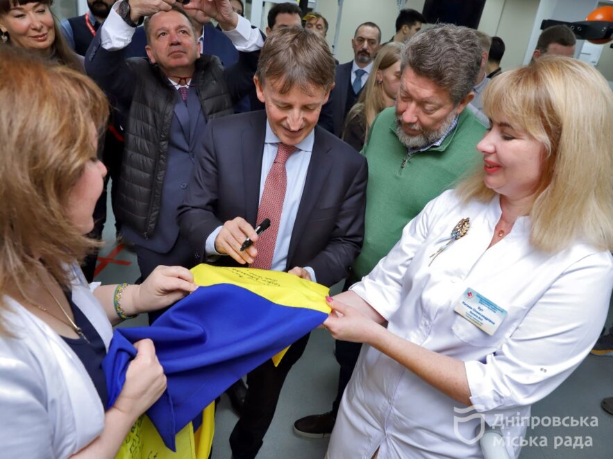 Уряд Італії планує надати підтримку Дніпру в галузі медицини, — посол Італії Дзадзо після зустрічі з мером Філатовим