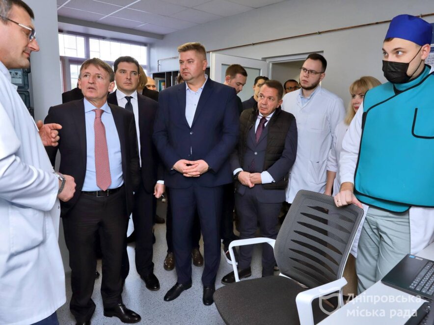 Уряд Італії планує надати підтримку Дніпру в галузі медицини, — посол Італії Дзадзо після зустрічі з мером Філатовим