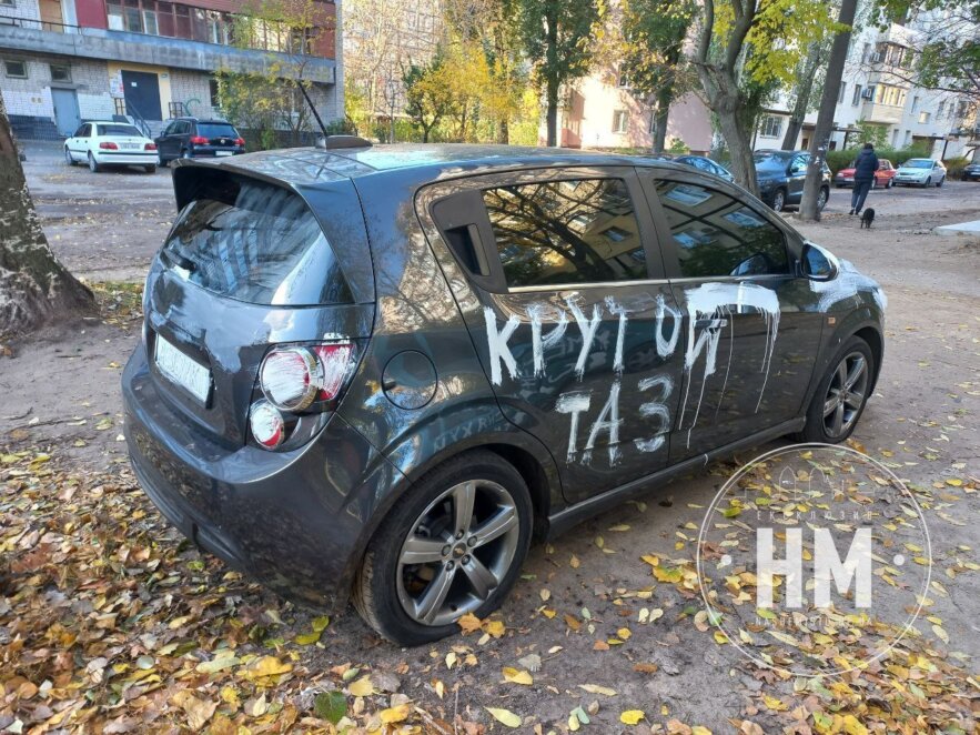 Вандали розмалювали автомобілі - Наше Місто