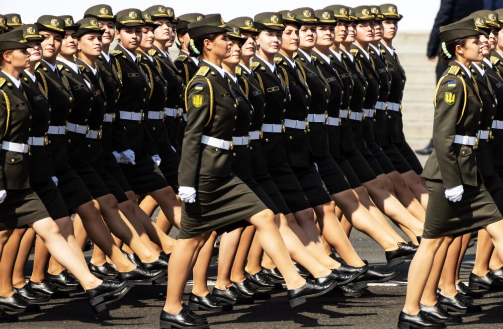 Один заклик для всіх: чи мобілізують жінок