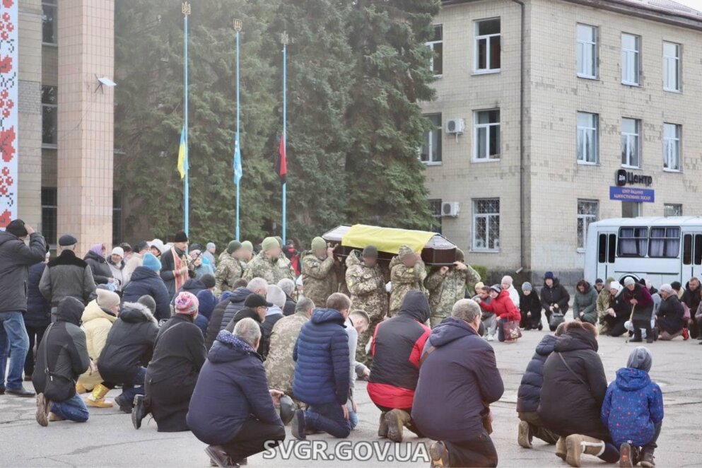 Сердце не выдержало: в Кировоградской области умерла мать военного, узнав о смерти сына