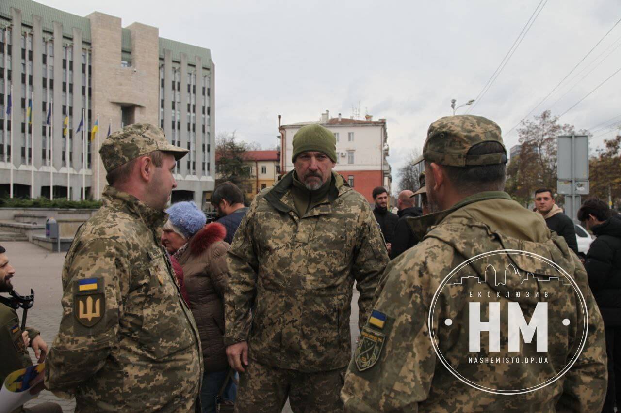 У Дніпрі відкрили пам’ятну табличку на честь полеглих Героїв 